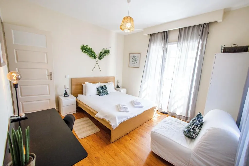 Room, The Beach Corner Guesthouse, Porto