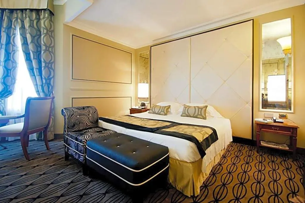 TRIPLE DELUXE Room, Grand Visconti Palace, Milan