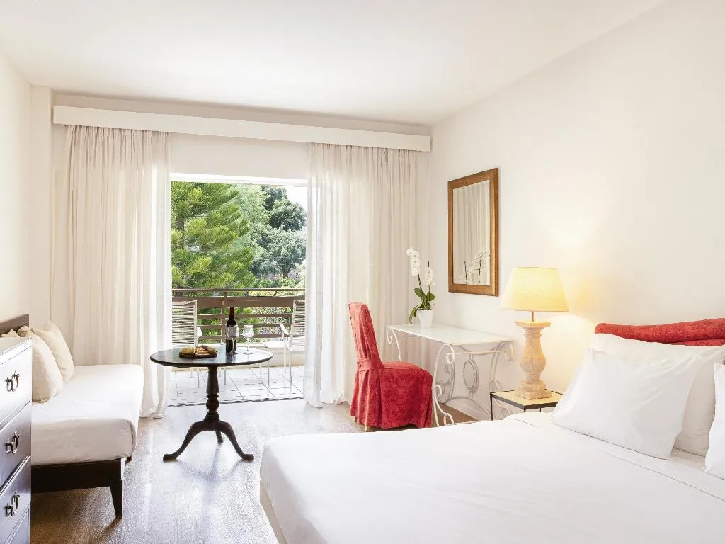 FAMILY ROOM GARDEN VIEW Room, Grecotel Daphnila Bay, Corfu