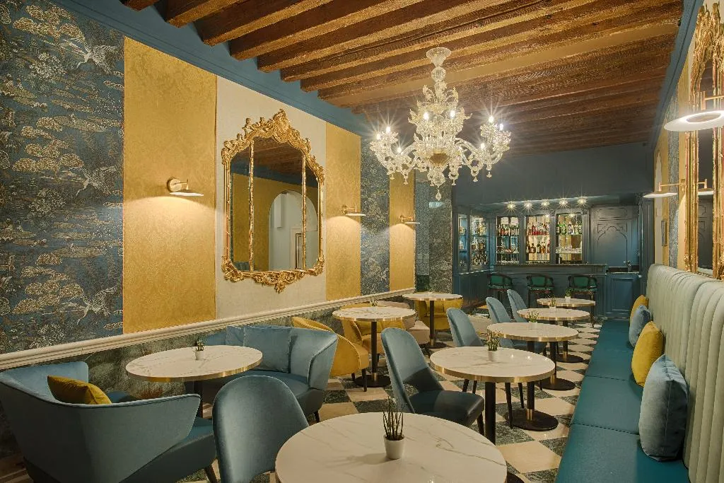 Bar, NH Venezia Santa Lucia, Venice