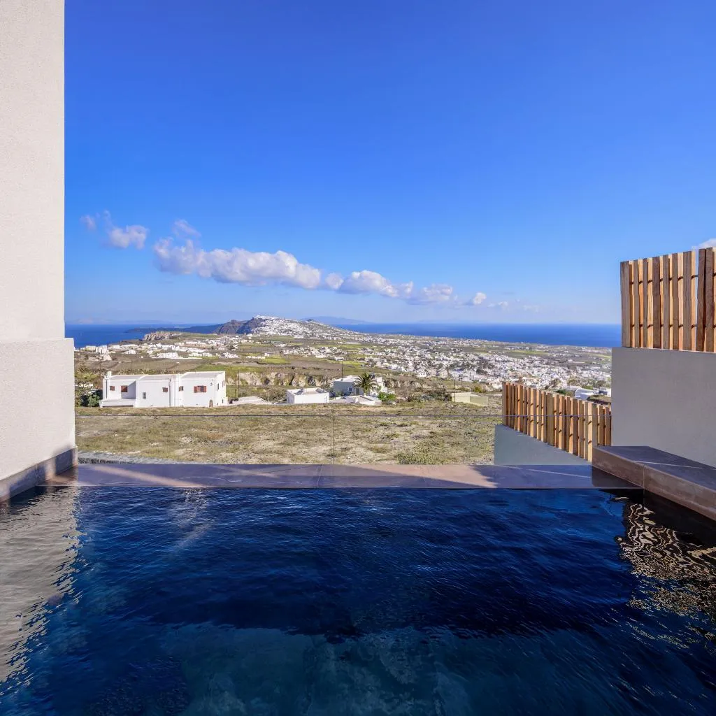 VILLA TWO BEDROOMS WITH PRIVATE POOL Room, Apikia Santorini, Santorini