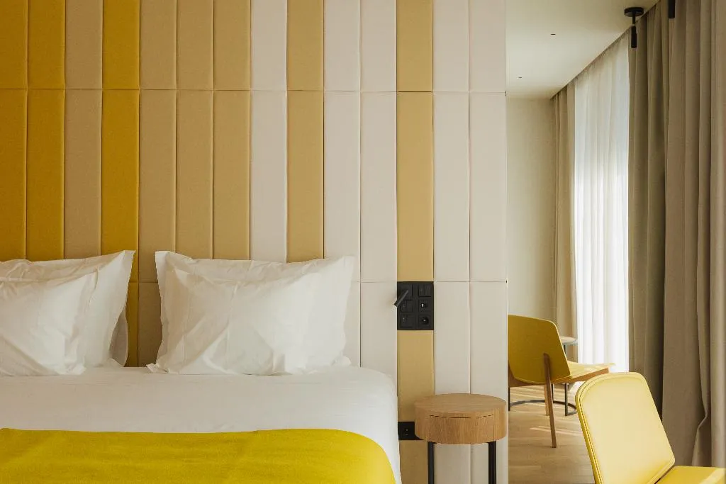FAMILY ROOM CITY VIEW Room, Lumen Hotel and The Lisbon Light Show, Lisbon
