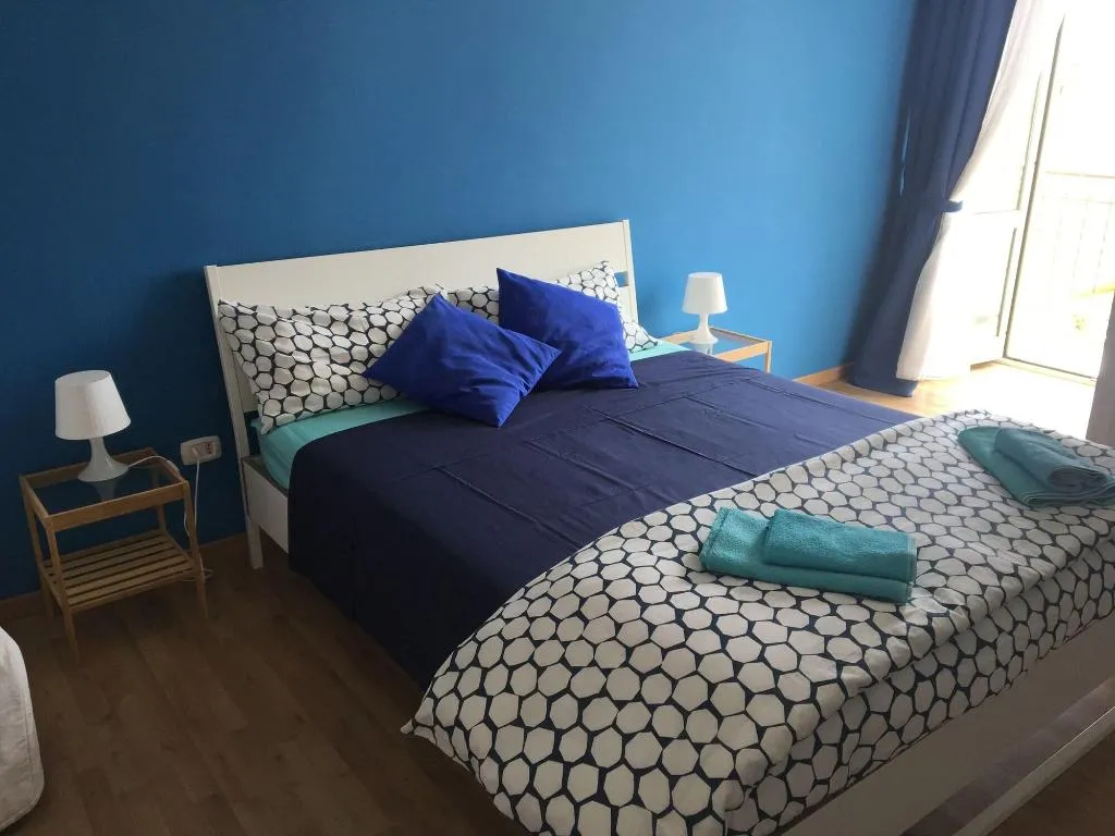Room, B&B Tarumbò, Naples