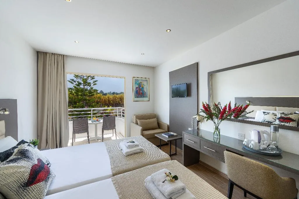 SINGLE STANDARD Room, Queens Bay, Cyprus