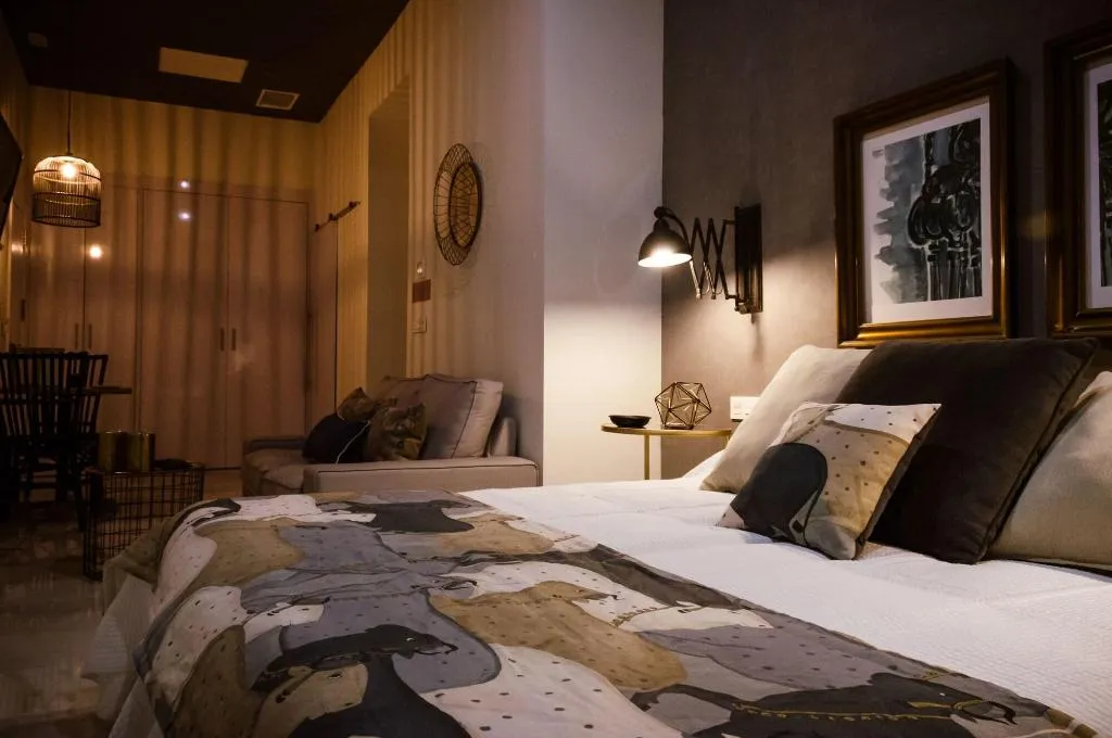 Room, Luces De Catedral, Costa Blanca