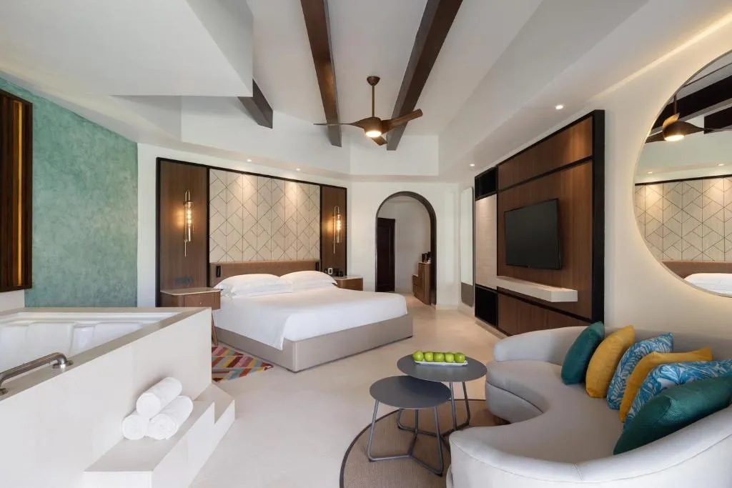 JUNIOR SUITE Accessible WITH VIEWS Room, Hyatt Vivid Playa Del Carmen - Adults Only, Playa Del Carmen