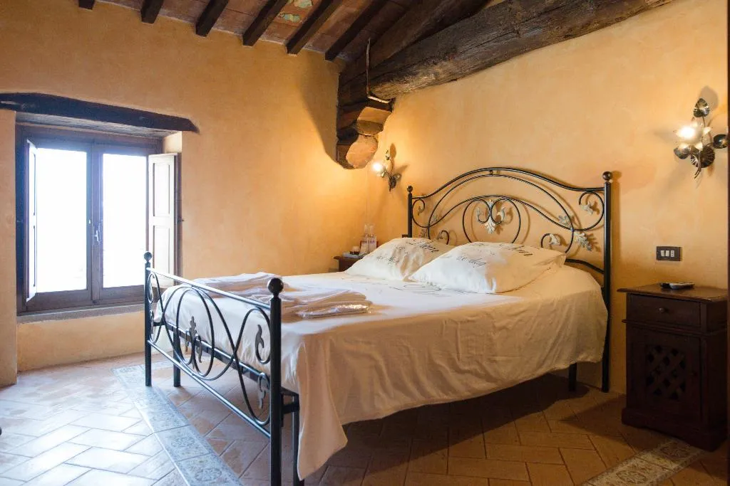 DOUBLE SUPERIOR Room, Castello di Giomici, Perugia