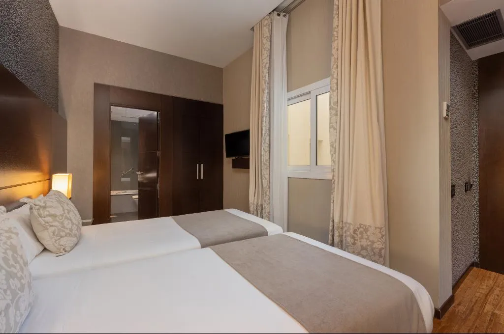 DOUBLE STANDARD Room, Barcelona Hotel Colonial, Barcelona