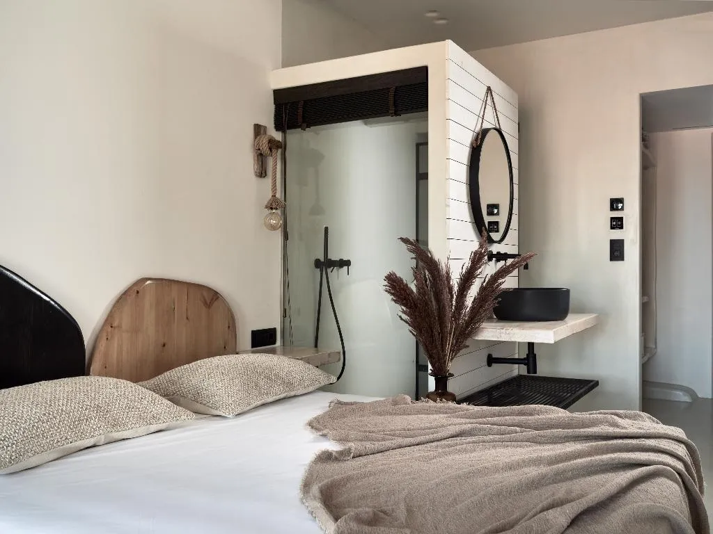 Double or Twin EXECUTIVE LAND VIEW Room, Gloria Maris Hotel Suites & Villas, Zante