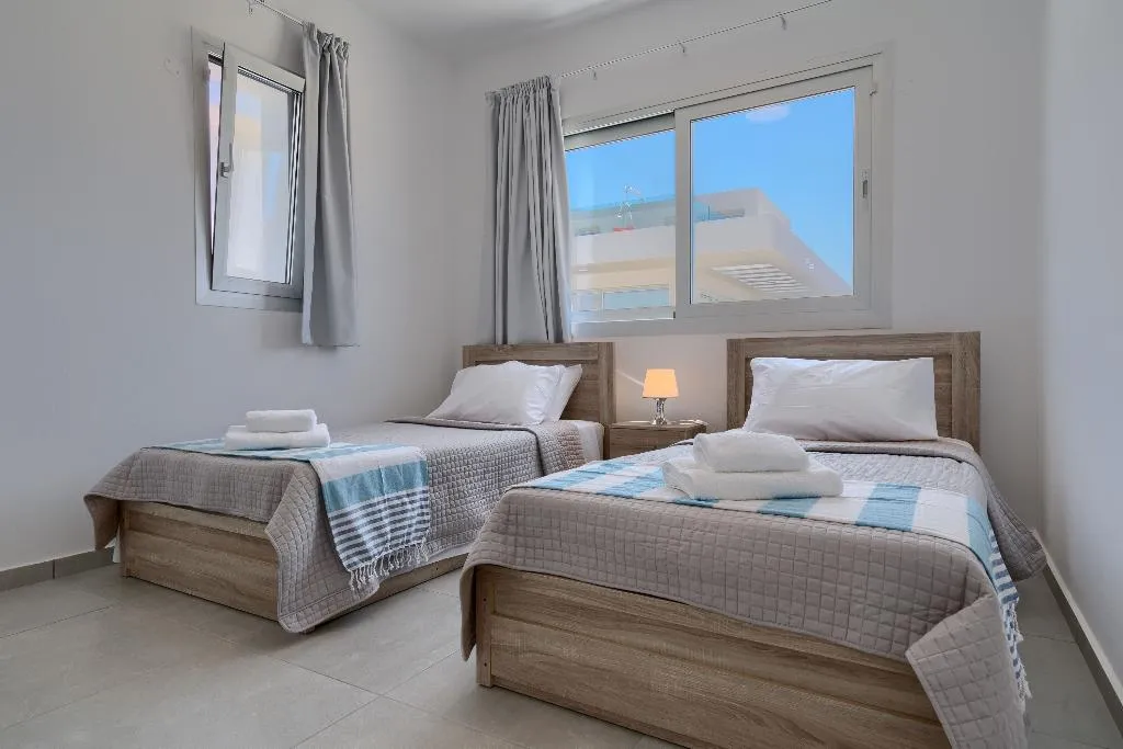 VILLA FIVE BEDROOMS WITH PRIVATE POOL Room, Sea Point Villas, Cyprus