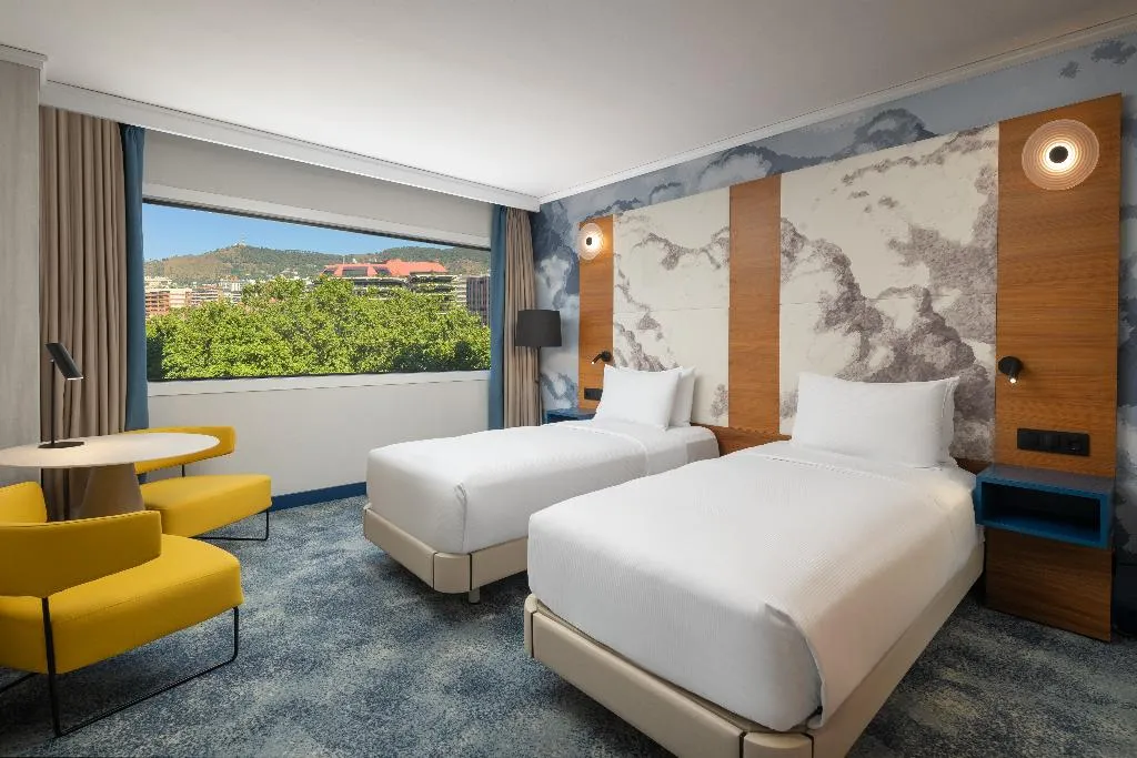 TWIN GUEST ROOM Room, Hilton Barcelona, Barcelona