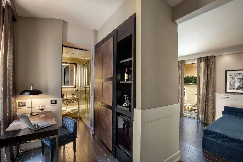 Room, The Style, Rome