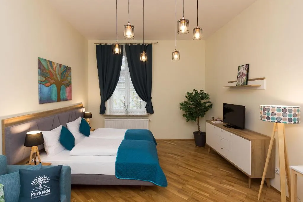 Room, 1898 Parkside Boutique Residence, Krakow