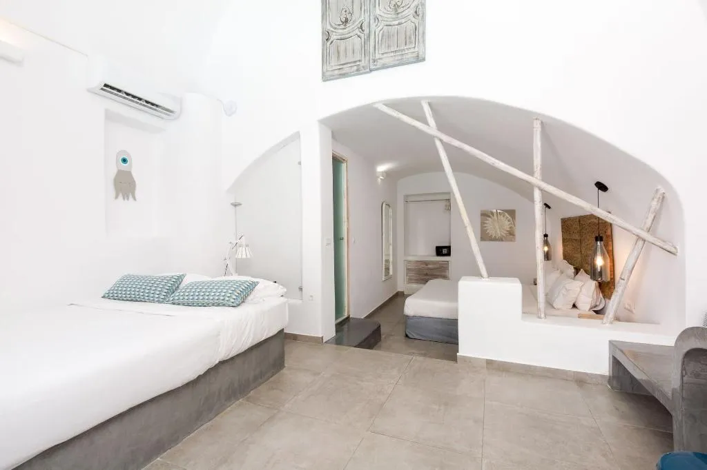 Room, The Museum Project Oia, Santorini