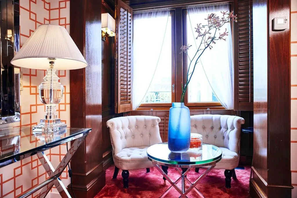 Room, Estherea, Amsterdam