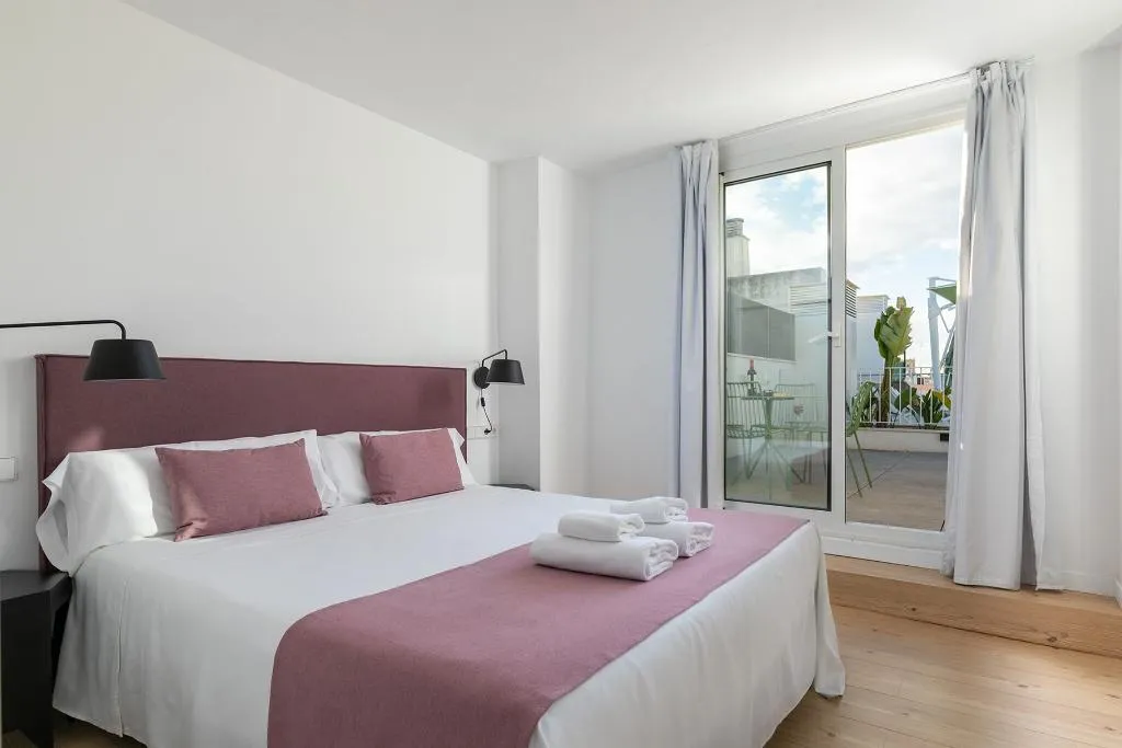 APARTMENT TWO BEDROOMS WITH TERRACE Room, Holiday Rentals Los Salados, Seville