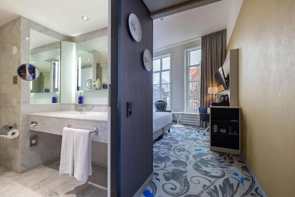 TWIN PREMIUM WITH VIEWS Room, Radisson Blu Hotel Amsterdam, Amsterdam
