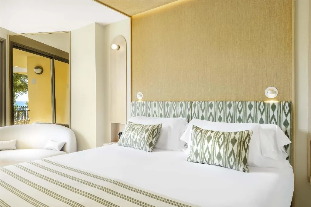 Room SUPERIOR WITH TERRACE Room, Barcelo Illetas Albatros, Majorca