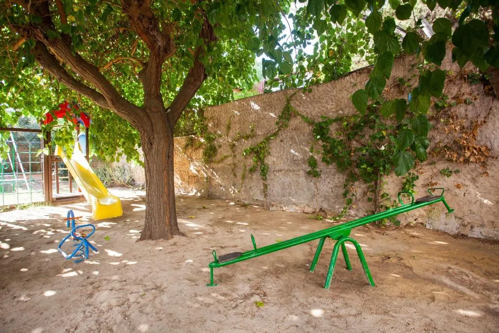 Sports and Entertainment, Apartamentos Ben Hur, Majorca