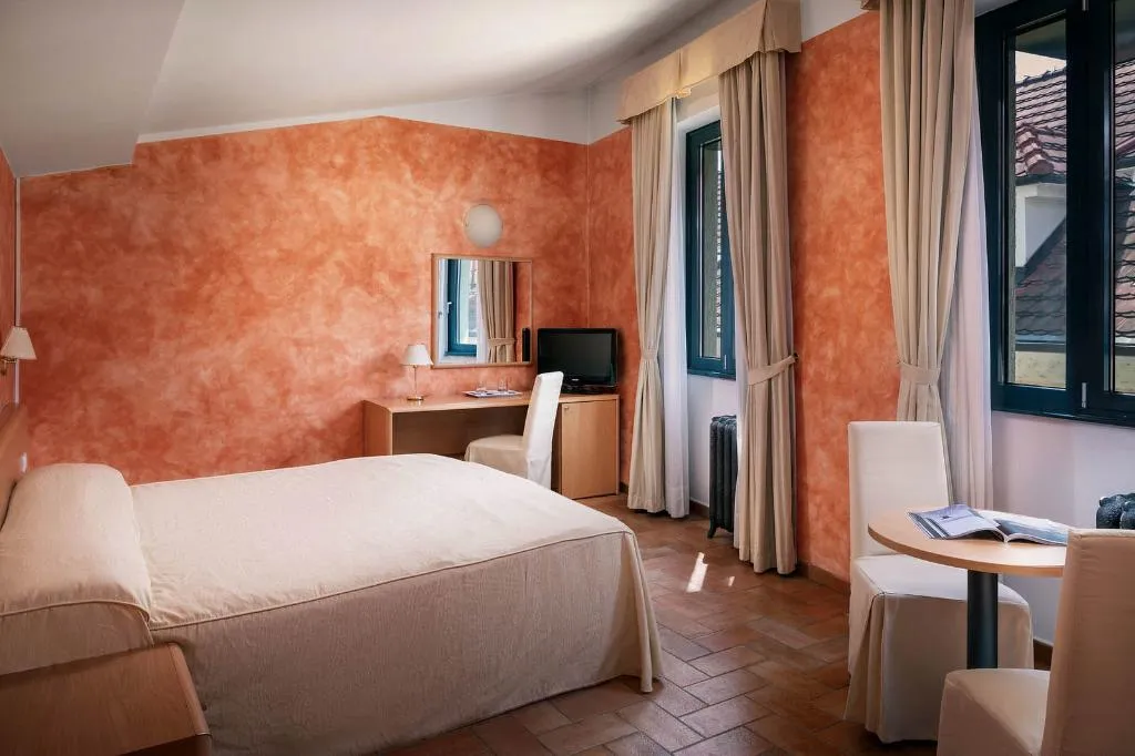 SUITE CAPACITY 4 Room, hotel Roma Prague, Prague
