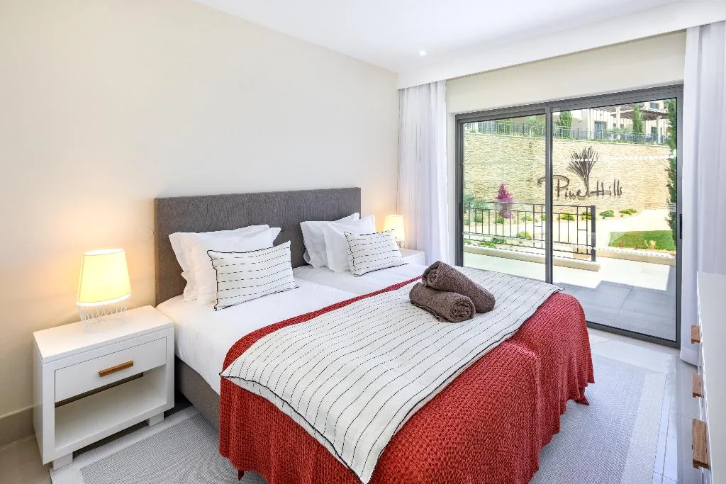 APARTMENT TWO BEDROOMS Room, Shantiapartments, Algarve