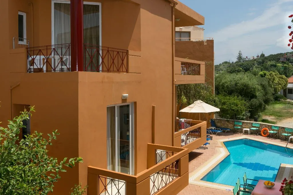 Pool, Elotia, Crete