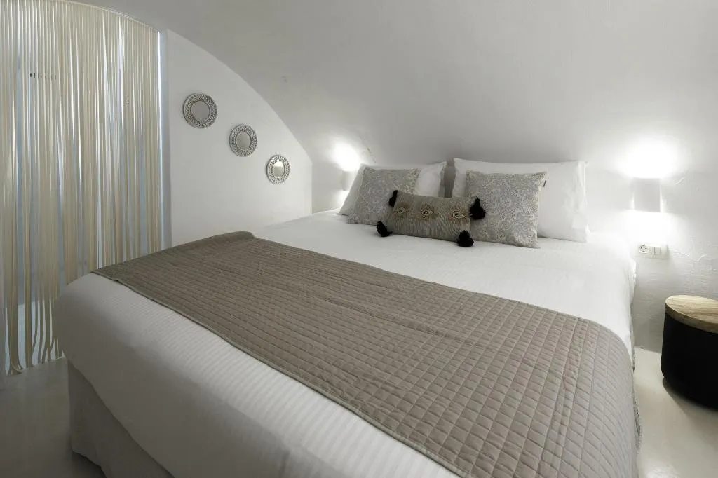 Room, Nano Suites, Santorini