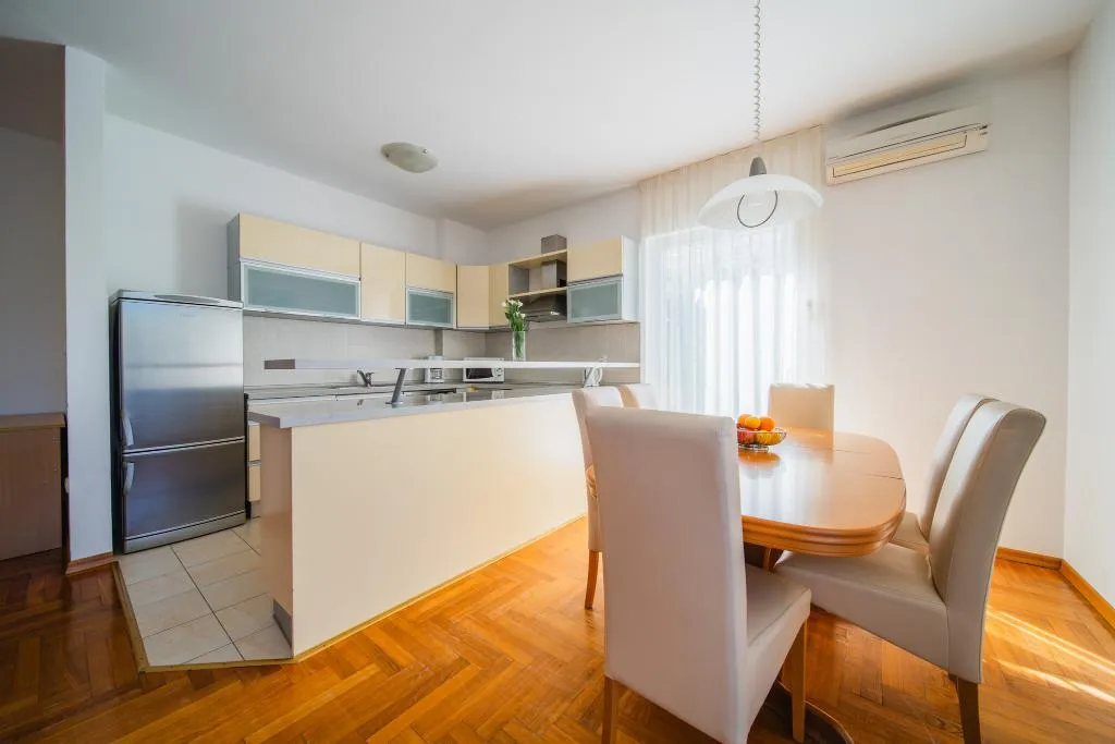 APARTMENT CAPACITY 6 Room, Pervanovo Apartments, Dubrovnik