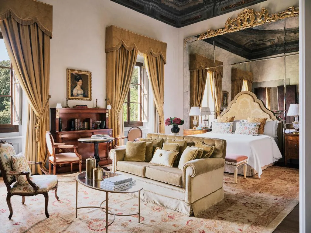 SUITE KING SIZE BED Room, Four Seasons Hotel Firenze, Florence