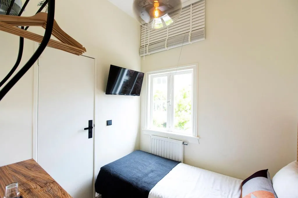 SINGLE STANDARD Room, Quentin Golden Bear Hotel, Amsterdam