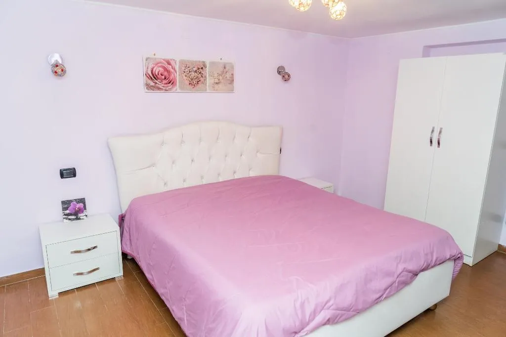 Room, Sanfralù, Naples