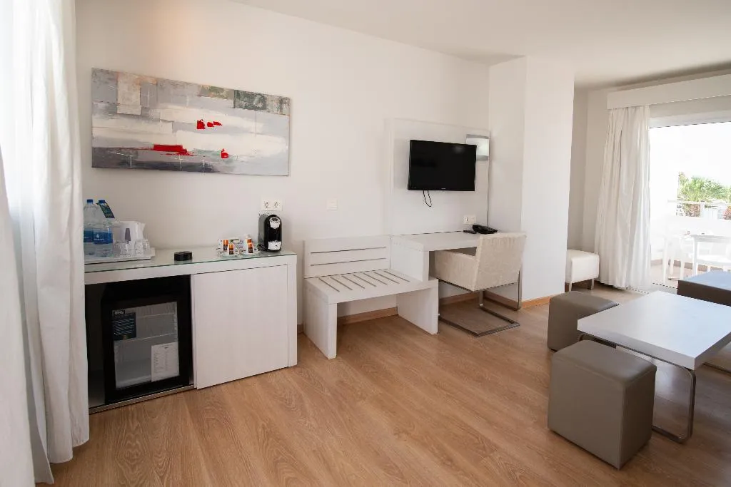 SUITE CAPACITY 4 Room, Aequora Lanzarote, Lanzarote