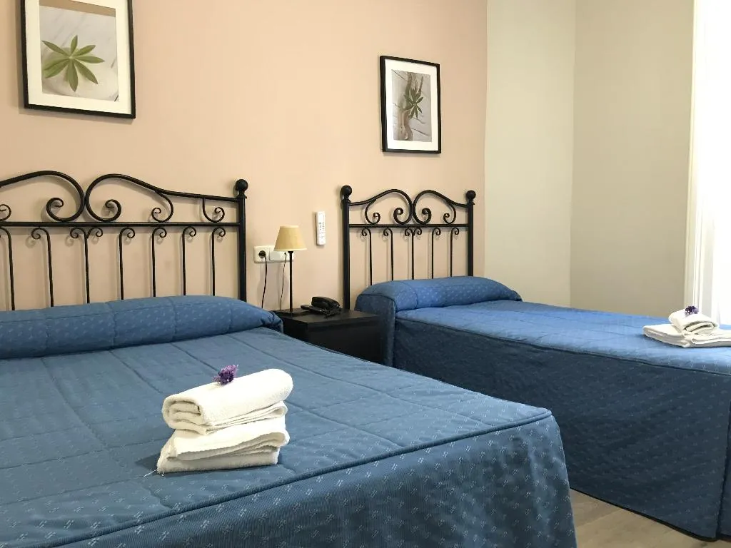 DOUBLE STANDARD Room, El Pilar, Madrid