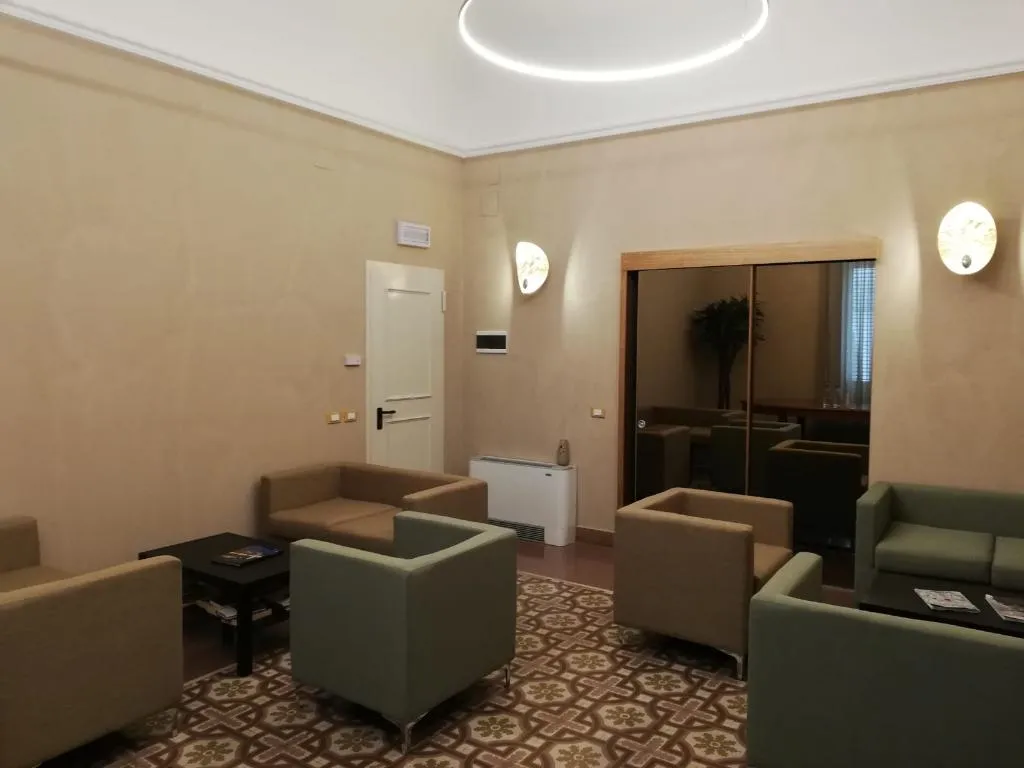 Lobby, Tonic, Palermo