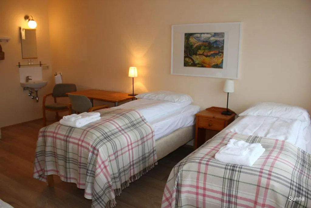 TWIN WITH SHARED BATHROOM Room, Guesthouse Sunna, Reykjavik