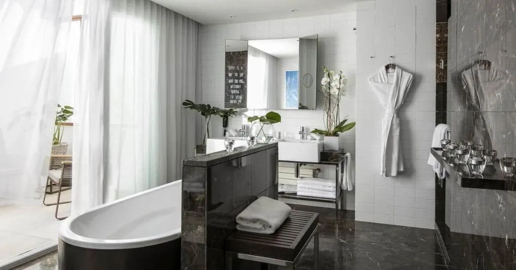 Room, ME Madrid Reina Victoria, Madrid