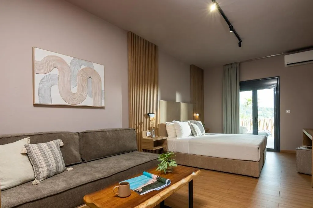 DOUBLE DELUXE ONE BED Room, Petra Nera, Skiathos