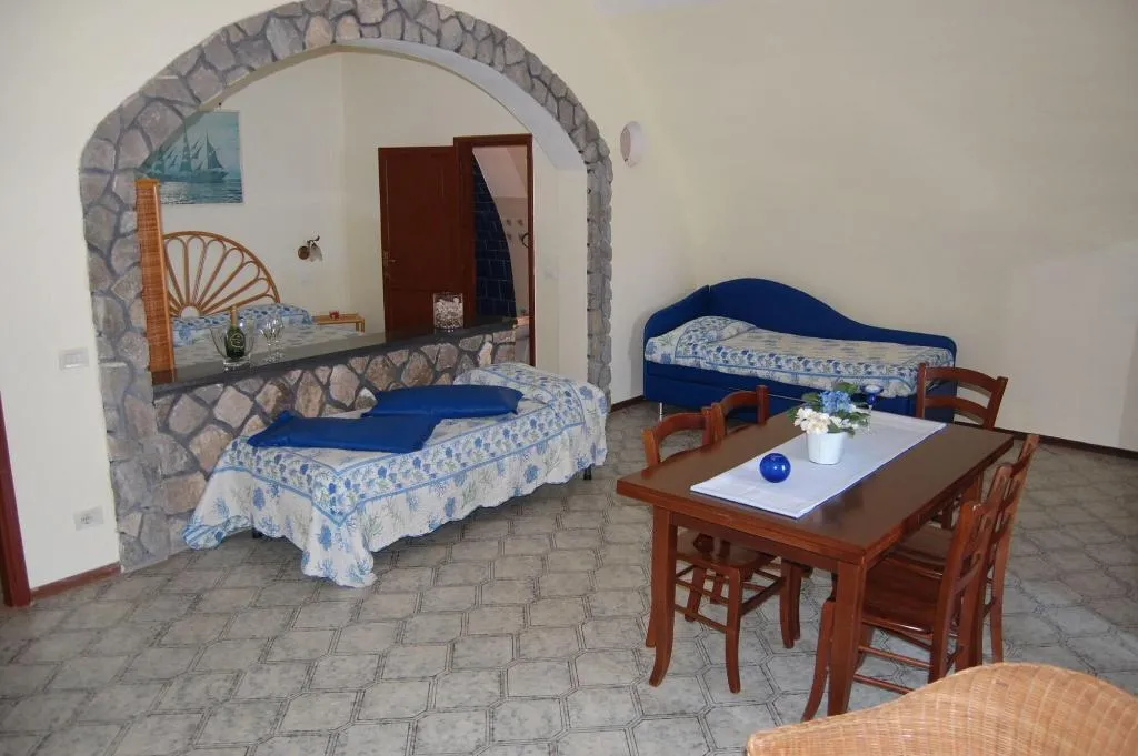 Room, Marina del Cantone Chalet, Naples