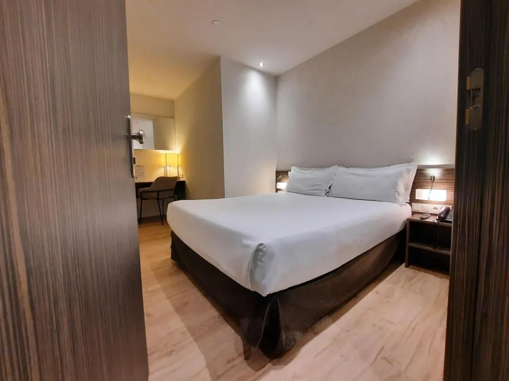 DOUBLE STANDARD Room, Air Rooms Madrid by HelloSky, Madrid
