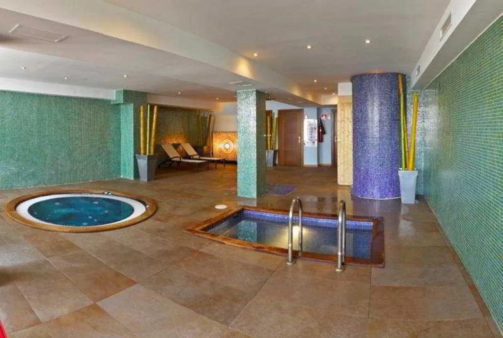 Sports and Entertainment, Flamboyan - Caribe, Majorca