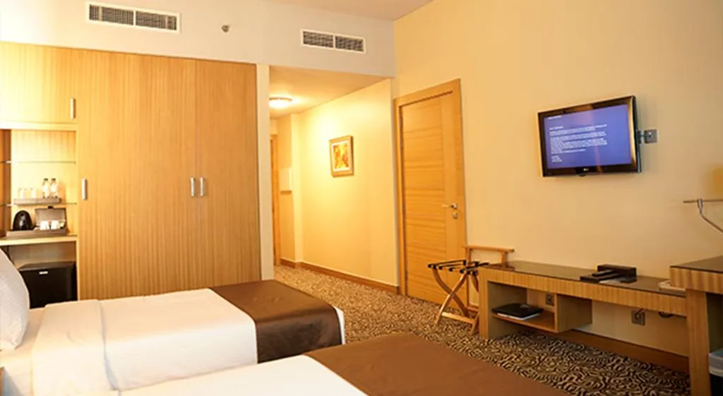 TWIN SUPERIOR Room, Copthorne Hotel Sharjah, Dubai
