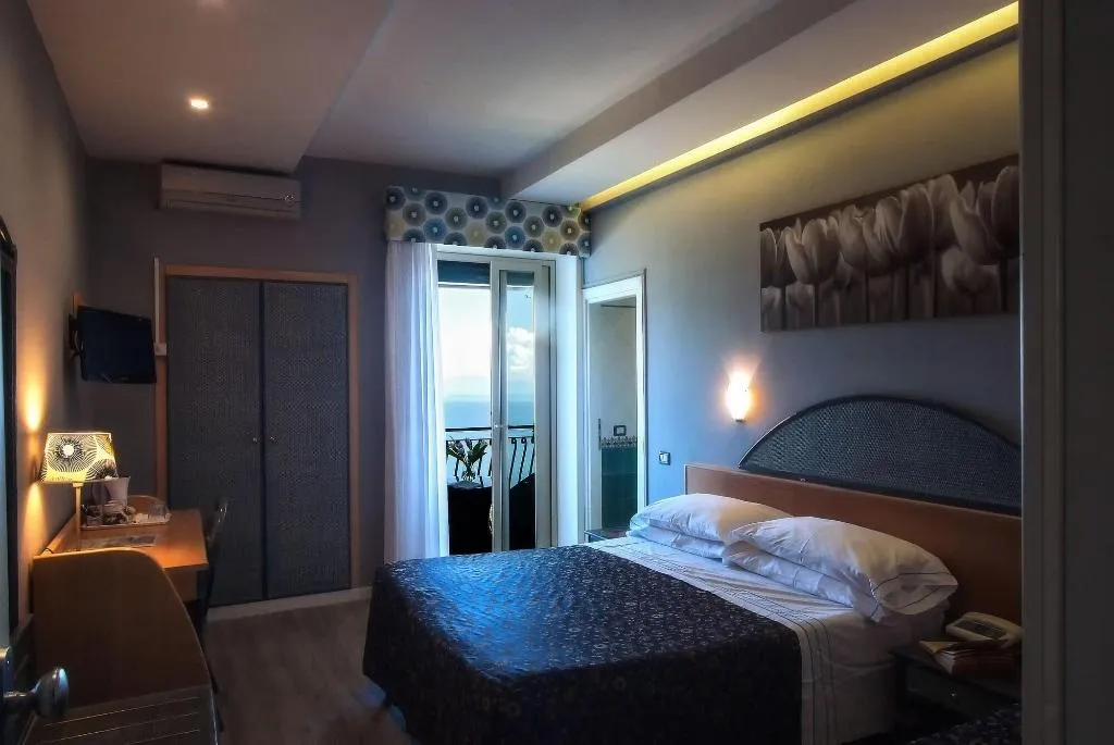 Room, Garden Hotel, Naples