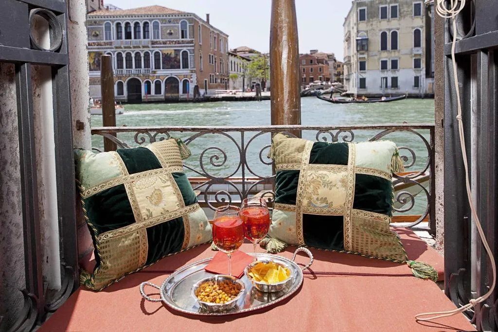 SUITE SUPERIOR WITH VIEWS Room, Palazzetto Pisani, Venice