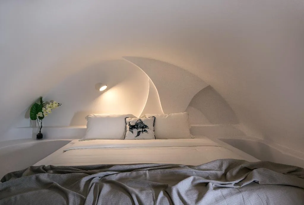 SUITE GRAND Room, Nefeles Luxury Suites, Santorini