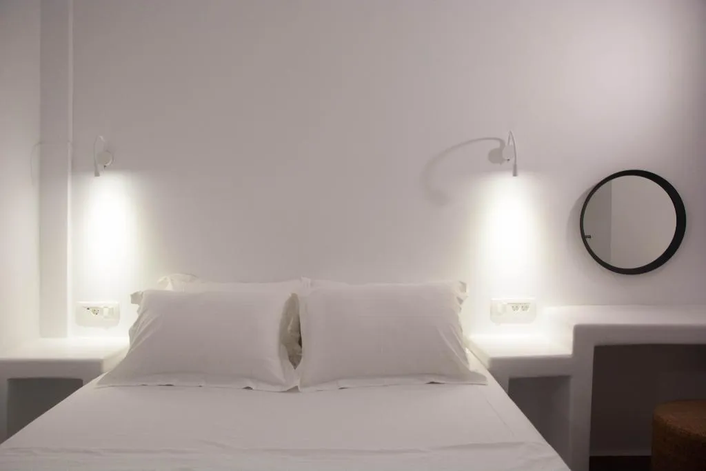 SUITE WITH PRIVATE POOL Room, Amphitrite Suites Santorini, Santorini