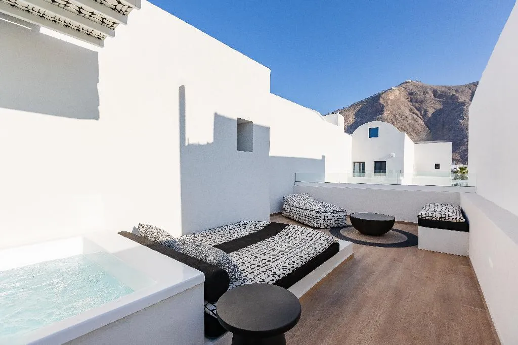 SUITE KING BED WITH JACUZZI Room, Santo Mangata Boutique Hotel & Spa, Santorini