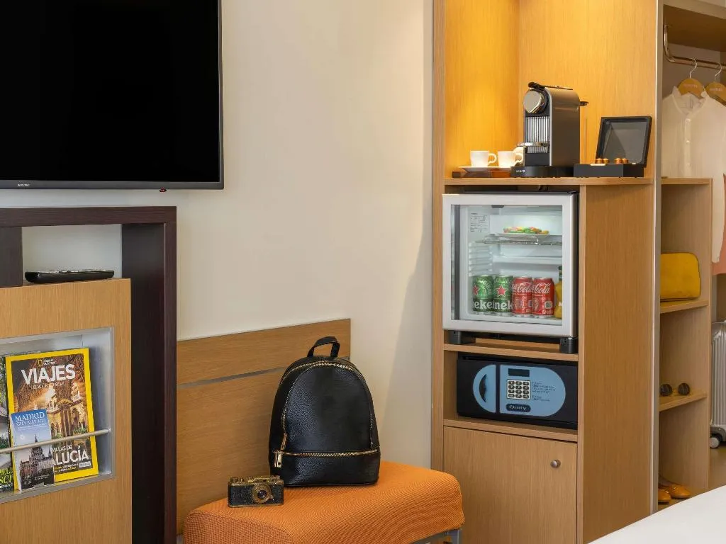 DOUBLE EXECUTIVE QUEEN BED Room, Novotel Madrid Feria and Airport, Madrid