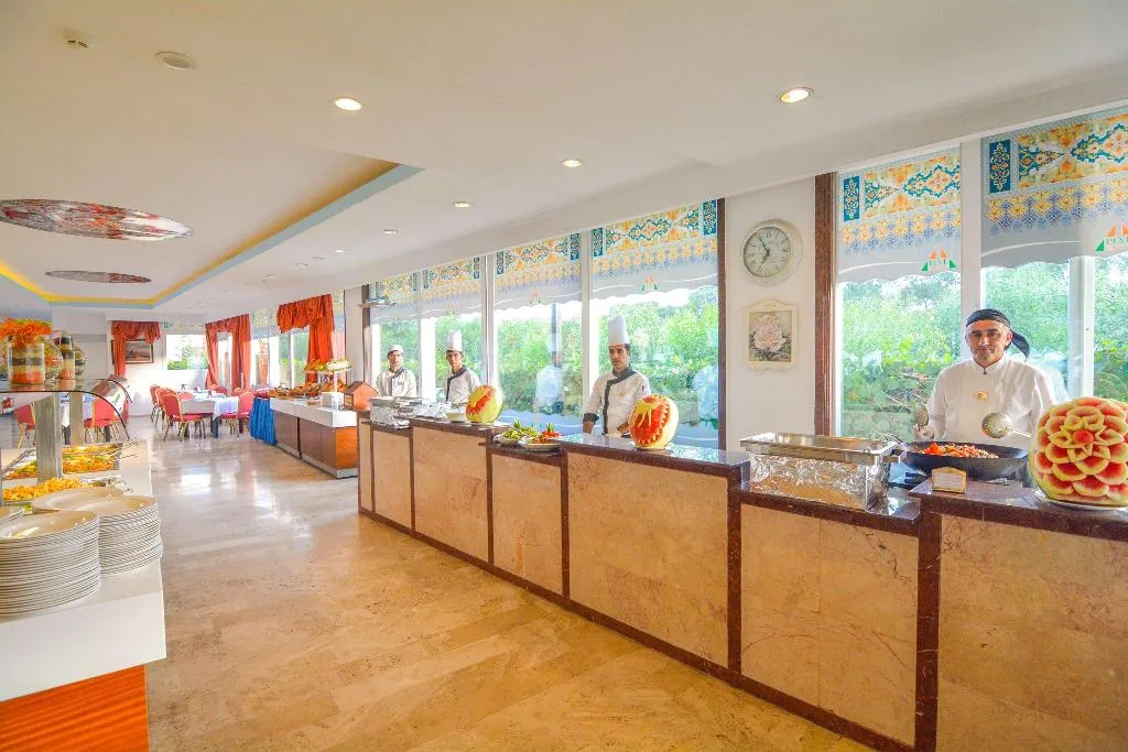 Restaurant, Pine House Hotel, Antalya