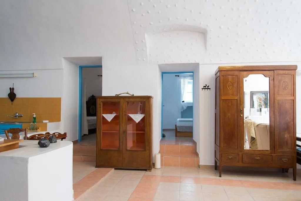 Room, Canava Santino, Santorini