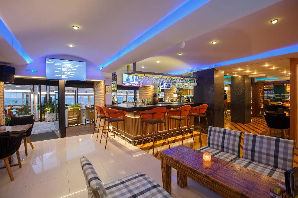 Bar, Palmera Beach Hotel & Spa, Crete